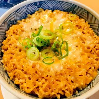 アレンジチキンラーメン●スパイス＆チーズプラス